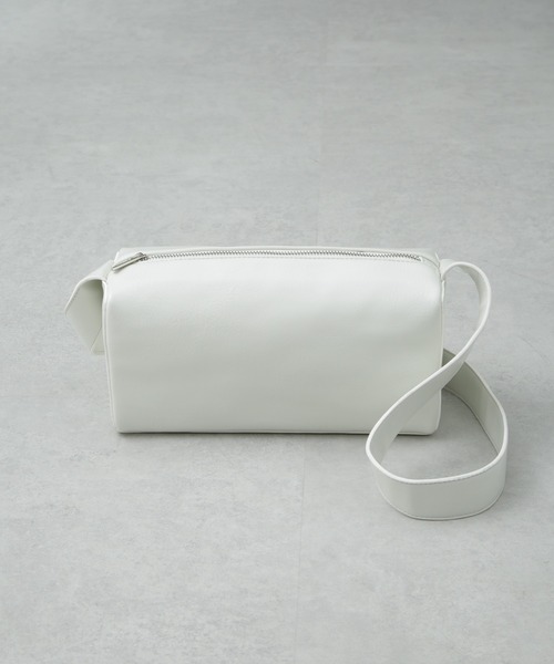 NANO universe（ナノユニバース）の「ワンショルダーボディーバッグ（ショルダーバッグ・レディース・ブラック/ホワイト/シルバー・FREE）」の4枚目の写真