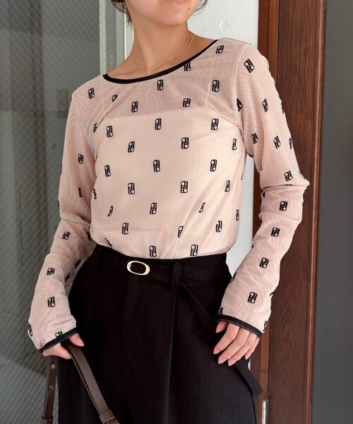 CAPRICIEUX LE'MAGE（カプリシューレマージュ）の「【前後2WAY】2WAYモノグラムシアーTシャツ（Tシャツ/カットソー・レディース・ベージュ/ブラウン・FREE）」の5枚目の写真