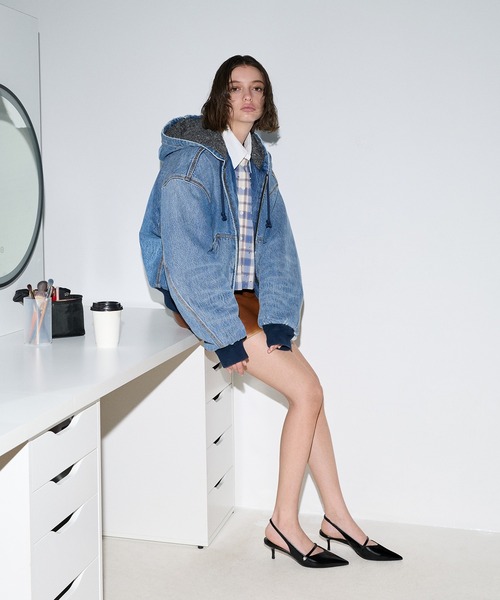 CHARLES & KEITH(チャールズ & キース)の「Helena ヘレナ パールスリングバックキトゥンヒール(パンプス・レディース・ブラウン系その他3/ブラック系その他7/スモークピンク・25cm/24.5cm/23.5cm/23cm/22.5cm/22cm/25.5cm)」の15枚目の写真