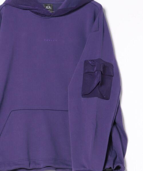 OAKLEY(オークリー)の「【Oakley】FOA407692 RESERVE POCKET SWEATSHIRT(スウェット・レディース・パープル・M/L)」の3枚目の写真