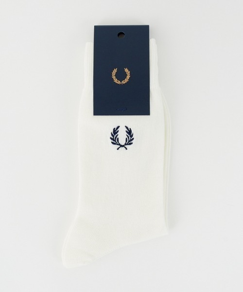 FRED PERRY（フレッドペリー）の「[FRED PERRY/フレッドペリー] ワンポイント刺繍ロゴ ミドルソックス（ソックス/靴下・メンズ・ホワイト/ブラック・25-27）」の3枚目の写真
