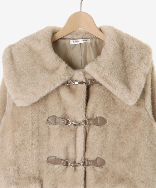 MAJESTIC LEGON（マジェスティックレゴン）の「ビット付きフワフワショートコート（その他アウター・レディース・ベージュ/ブラウン/アイボリー/ホワイト系その他3/ライトベージュ・SMALL/MEDIUM）」の11枚目の写真