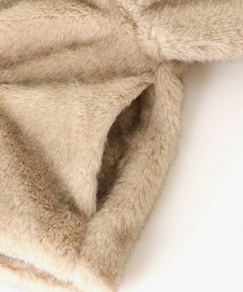 MAJESTIC LEGON（マジェスティックレゴン）の「ビット付きフワフワショートコート（その他アウター・レディース・ベージュ/ブラウン/アイボリー/ホワイト系その他3/ライトベージュ・SMALL/MEDIUM）」の14枚目の写真