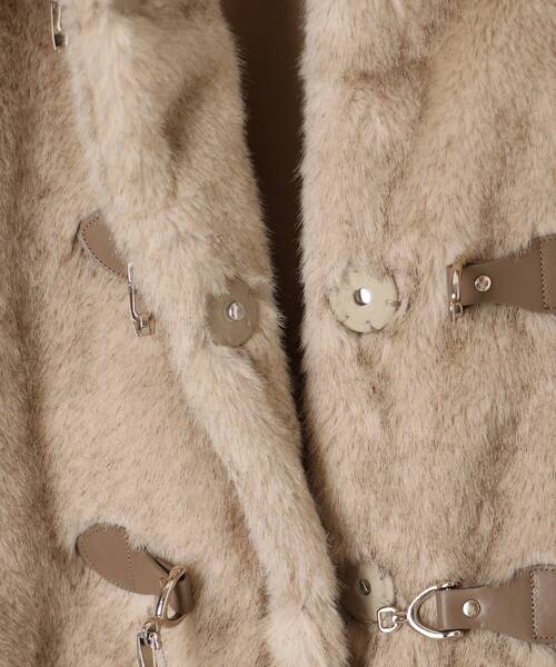 MAJESTIC LEGON（マジェスティックレゴン）の「ビット付きフワフワショートコート（その他アウター・レディース・ベージュ/ブラウン/アイボリー/ホワイト系その他3/ライトベージュ・SMALL/MEDIUM）」の15枚目の写真
