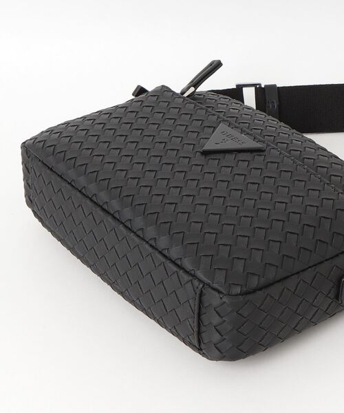 Guess（ゲス）の「WHISTLER East/West Crossbody クロスボディ ショルダーバッグ （ショルダーバッグ・メンズ・ブラック・ONE SIZE）」の15枚目の写真