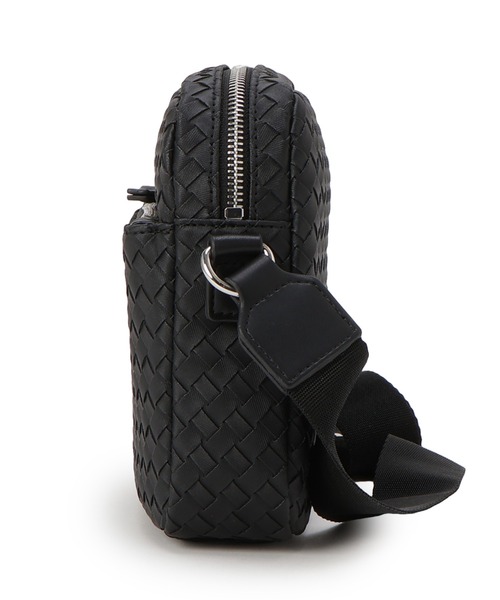 Guess（ゲス）の「WHISTLER East/West Crossbody クロスボディ ショルダーバッグ （ショルダーバッグ・メンズ・ブラック・ONE SIZE）」の3枚目の写真