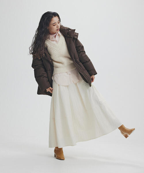 N.（N. Natural Beauty Basic）（エヌエヌナチュラルビューティーベーシック）の「Vネックオーバーニット（ニット/セーター・レディース・オフホワイト/ブルー/イエロー・MEDIUM）」の4枚目の写真