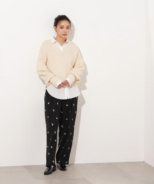 N.（N. Natural Beauty Basic）（エヌエヌナチュラルビューティーベーシック）の「Vネックオーバーニット（ニット/セーター・レディース・オフホワイト/ブルー/イエロー・MEDIUM）」の8枚目の写真