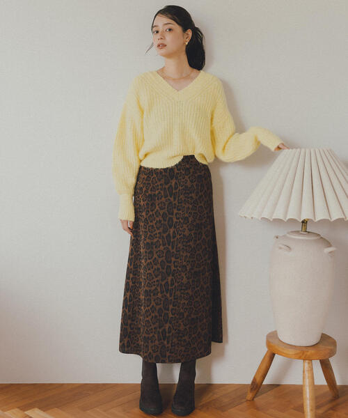 N.（N. Natural Beauty Basic）（エヌエヌナチュラルビューティーベーシック）の「Vネックオーバーニット（ニット/セーター・レディース・オフホワイト/ブルー/イエロー・MEDIUM）」の18枚目の写真