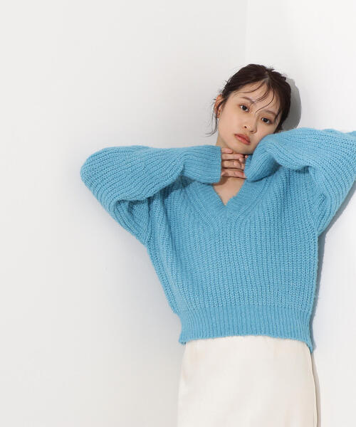 N.（N. Natural Beauty Basic）（エヌエヌナチュラルビューティーベーシック）の「Vネックオーバーニット（ニット/セーター・レディース・オフホワイト/ブルー/イエロー・MEDIUM）」の3枚目の写真