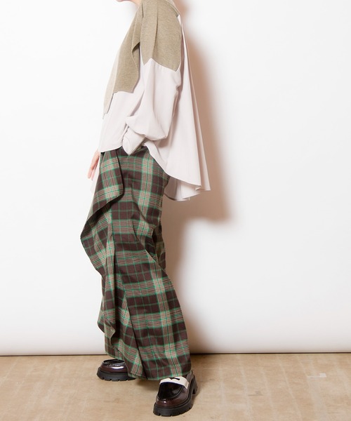 OSMOSIS（オズモーシス）の「切替レイヤードニットプルオーバー（ニット/セーター・レディース・ブラック/ベージュ/チャコール・ONE SIZE）」の16枚目の写真