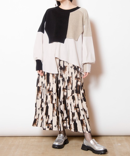 OSMOSIS（オズモーシス）の「切替レイヤードニットプルオーバー（ニット/セーター・レディース・ブラック/ベージュ/チャコール・ONE SIZE）」の17枚目の写真