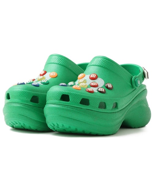 crocs(クロックス)の「crocs M&Ms Crocs Bae Clog / クロックス エムアンドエムズ クロックス ベイ クロッグ(サンダル・レディース・グリーン・24.0cm/23.0cm/22.0cm/25.0cm)」の1枚目の写真