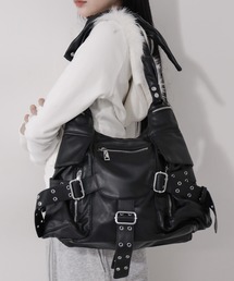 ※※【 多ポケットで収納力抜群 】３連ベルテッド多ポケットフェイクレザーショルダーバッグ ／ Three belted multi pocket fake leather shoulder bag
