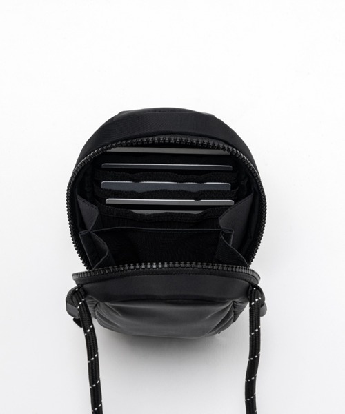 KLON（クローン）の「KLON BEANS MULTI SHOULDER POUCH（ショルダーバッグ・レディース・ブラック・FREE）」の7枚目の写真