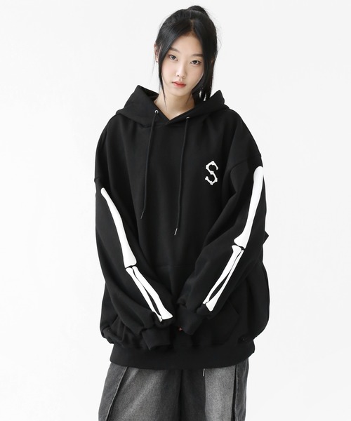 minsobi（ミンソビ）の「アームボーンロゴフーディー（パーカー・メンズ・ブラック・FREE）」の21枚目の写真