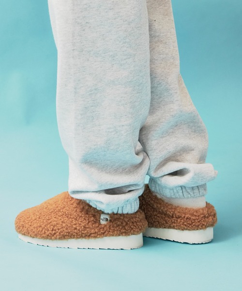 THE NORTH FACE（ザノースフェイス）の「日本未発売 THE NORTH FACE/ザ・ノースフェイス MULE FLEECE ふわふわボアフリース ミュール（スリッポン・レディース・ブラウン/オリーブ/レオパード・23/24）」の9枚目の写真