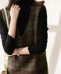 deux amour（ドゥーザムール）の「グレンチェックVネックジャンパースカート（サロペット/オーバーオール・レディース）」