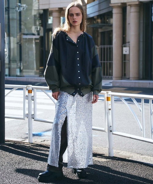 AKTE（アクテ）の「スパンコールロングスカート（スカート・レディース・シルバー/ブラック・FREE/TALL）」の8枚目の写真