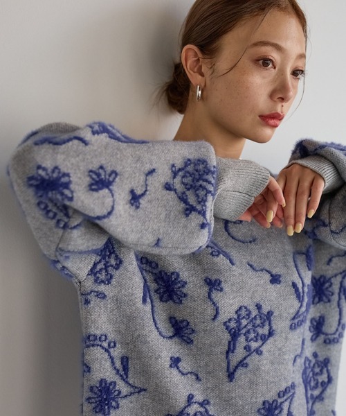 BAYFLOW（ベイフロー）の「[バランスの取りやすい短丈]フラワージャガードニット（ニット/セーター・レディース・ブラック/グレー/レッド・FREE）」の3枚目の写真