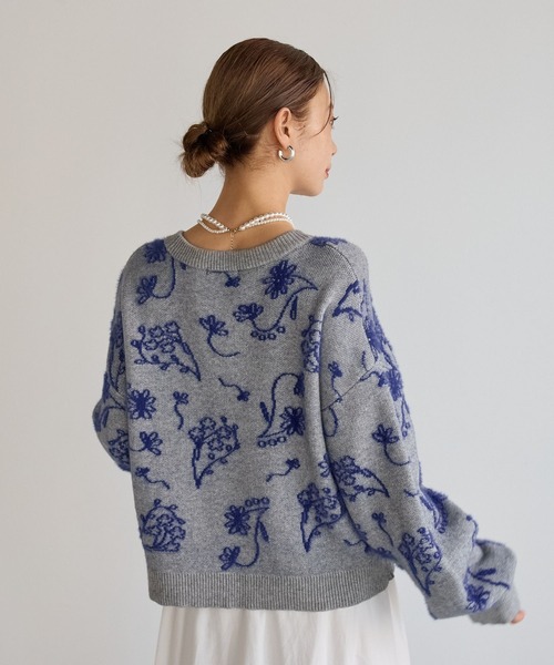 BAYFLOW（ベイフロー）の「[バランスの取りやすい短丈]フラワージャガードニット（ニット/セーター・レディース・ブラック/グレー/レッド・FREE）」の11枚目の写真