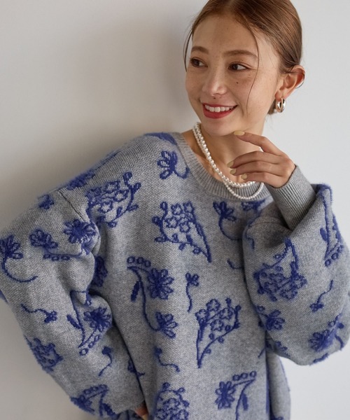 BAYFLOW（ベイフロー）の「[バランスの取りやすい短丈]フラワージャガードニット（ニット/セーター・レディース・ブラック/グレー/レッド・FREE）」の13枚目の写真