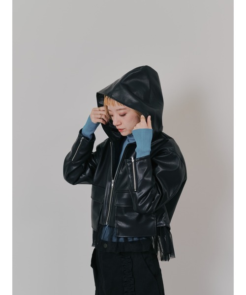 DOLLUPOOPS（ドールアップウップス）の「ヘムチュールフーディー合皮ジャケット（ライダースジャケット・レディース・ブラック/ブラウン・38）」の5枚目の写真