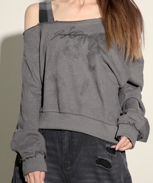 .KOM（ドットコム）の「『.KOM/ドットケーオーエム』肩ひもワンショルダープリントスウェット【CN】【Z】（スウェット・レディース・ブラック/チャコール・FREE）」の2枚目の写真