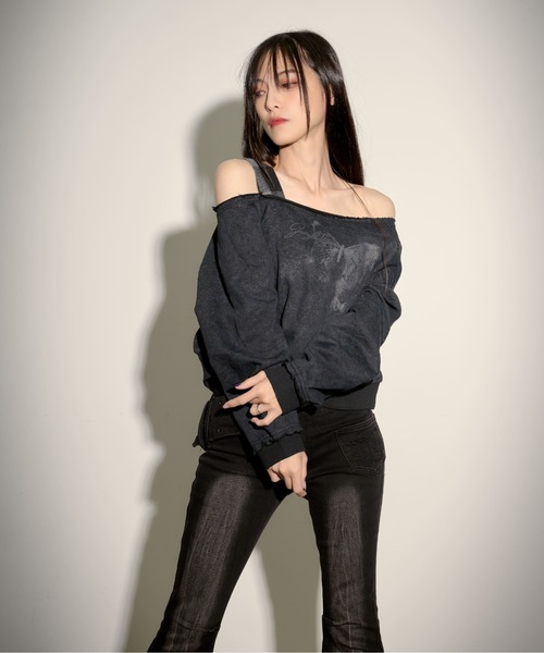 .KOM（ドットコム）の「『.KOM/ドットケーオーエム』肩ひもワンショルダープリントスウェット【CN】【Z】（スウェット・レディース・ブラック/チャコール・FREE）」の12枚目の写真