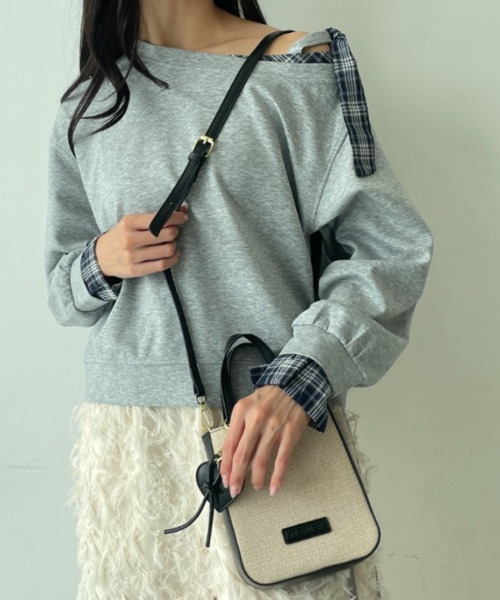 tolene(トレネ)の「ハートチャーム付き ナチュラル バイカラー 2way ミニバッグ ショルダーバッグ(ショルダーバッグ・レディース・ブラック/ベージュ・FREE)」の12枚目の写真