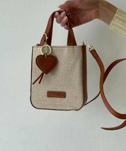 tolene(トレネ)の「ハートチャーム付き ナチュラル バイカラー 2way ミニバッグ ショルダーバッグ(ショルダーバッグ・レディース・ブラック/ベージュ・FREE)」の22枚目の写真