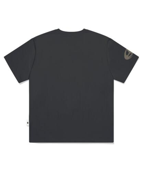 ESCAPEFROM(エスケープフロム)の「シューティングガールプリントオーバーサイズ半袖Tシャツチャコール(Tシャツ/カットソー・レディース・その他・MEDIUM/LARGE/SMALL)」の3枚目の写真