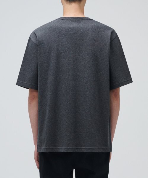MUSINSA STANDARD（ムシンサスタンダード）の「リラックスフィットクルーネックTシャツ[チャコールグレー]（Tシャツ/カットソー・メンズ・その他・SMALL/MEDIUM/LARGE/X-LARGE/XX-LARGE/XXX-LARGE）」の2枚目の写真