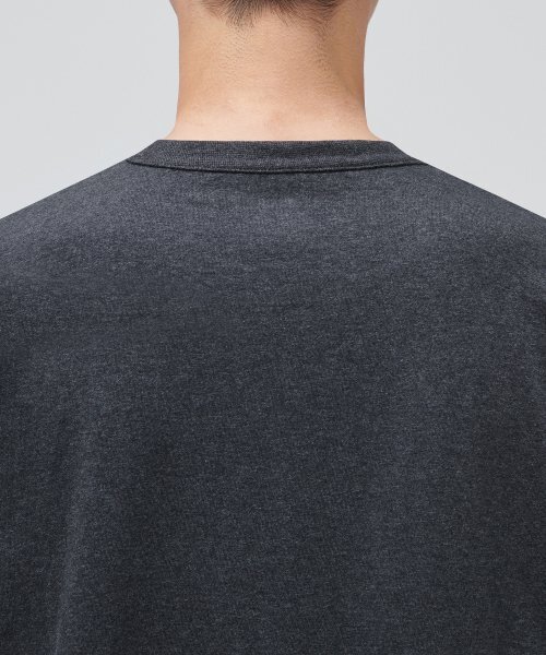 MUSINSA STANDARD（ムシンサスタンダード）の「リラックスフィットクルーネックTシャツ[チャコールグレー]（Tシャツ/カットソー・メンズ・その他・SMALL/MEDIUM/LARGE/X-LARGE/XX-LARGE/XXX-LARGE）」の4枚目の写真
