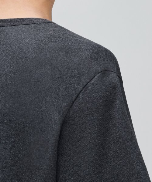 MUSINSA STANDARD（ムシンサスタンダード）の「リラックスフィットクルーネックTシャツ[チャコールグレー]（Tシャツ/カットソー・メンズ・その他・SMALL/MEDIUM/LARGE/X-LARGE/XX-LARGE/XXX-LARGE）」の5枚目の写真