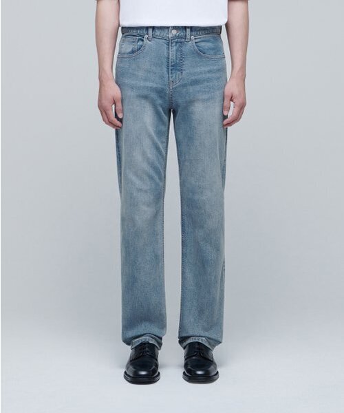 MUSINSA STANDARD（ムシンサスタンダード）の「[クールタンダード] ストレートフィットデニムパンツ [ライトインディゴ]（デニムパンツ・メンズ・その他・26）」の2枚目の写真