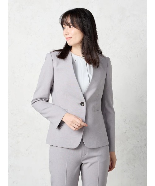 Perfect Suit FActory(パーフェクトスーツファクトリー)の「杢調プレーンスーツ ノーカラージャケット グレー/カーキ(カーキー)【マシンウォッシャブル】(ノーカラージャケット・レディース・グレー/カーキ・7号/9号/11号/13号)」の1枚目の写真
