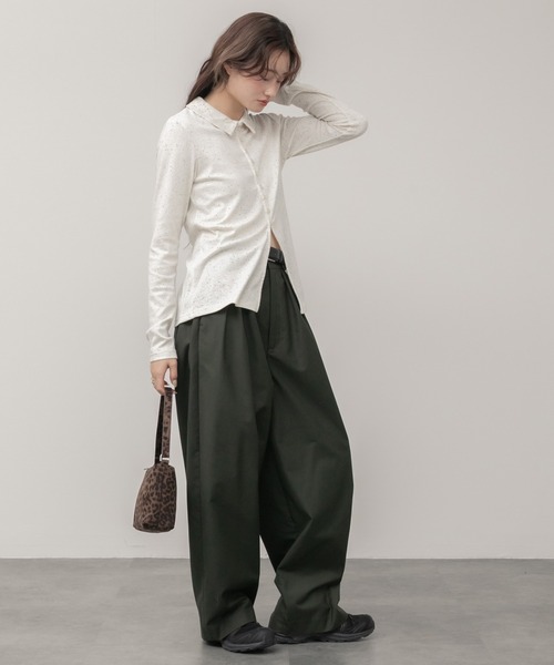 HEILIS（ヘイリス）の「ネップリブポロカットソー / 長袖 トップス ネップ ポロシャツ 春服 秋服 冬服 韓国 ノームコア カジュアル シンプル アイボリー ホワイト グレー 白（ポロシャツ・レディース・グレー/アイボリー・FREE）」の9枚目の写真
