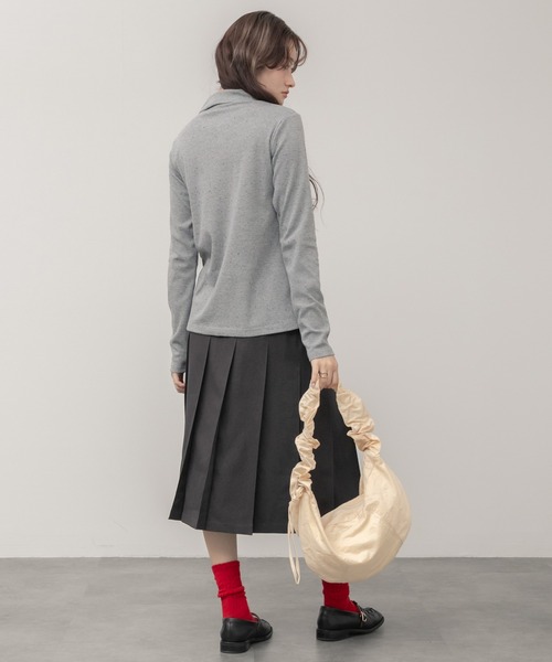 HEILIS（ヘイリス）の「ネップリブポロカットソー / 長袖 トップス ネップ ポロシャツ 春服 秋服 冬服 韓国 ノームコア カジュアル シンプル アイボリー ホワイト グレー 白（ポロシャツ・レディース・グレー/アイボリー・FREE）」の20枚目の写真