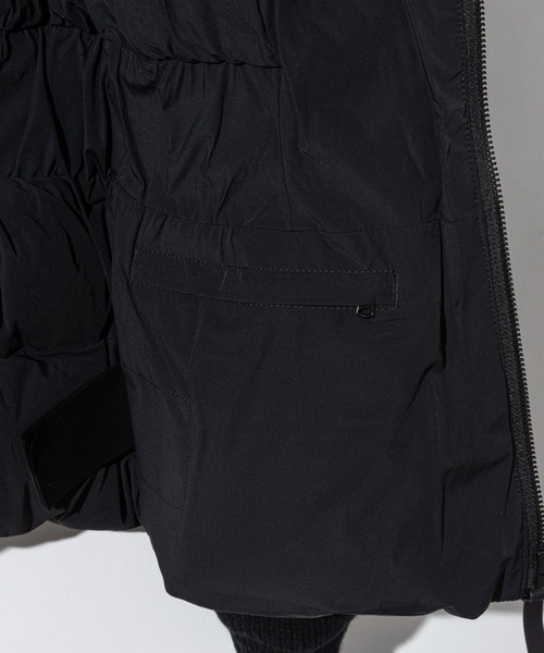 Mackage(マッカージュ)の「Mackage FOXY Mixed Media Jacket マッカージュ フォクシー ミクスト メディア ダウンジャケット(ダウンジャケット/コート・レディース・ブラック・MEDIUM/SMALL)」の16枚目の写真