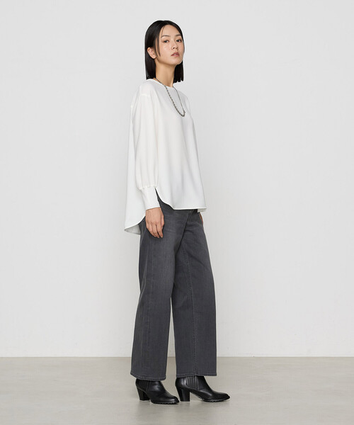 K.T KIYOKO TAKASE(キヨコタカセ)の「〔 Sサイズ 〕 ストレッチバックサテン梨地 ラウンドネックプルオーバー(シャツ/ブラウス・レディース・オフホワイト・5号)」の2枚目の写真