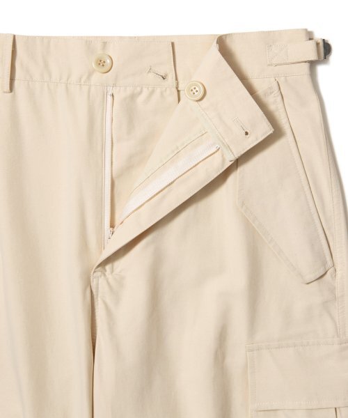 AOTT(アンアウトピット)の「フリップポケットカーゴチノパンツベージュ(その他パンツ・メンズ・ベージュ・LARGE/MEDIUM/X-LARGE)」の5枚目の写真