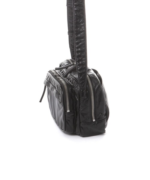 niko and...（ニコアンド）の「《500mlボトル収納可能》ウォッシュフロントポケットショルダーバッグ（ショルダーバッグ・レディース・その他1/ブラック/ダークブラウン・0）」の10枚目の写真