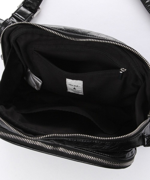 niko and...（ニコアンド）の「《500mlボトル収納可能》ウォッシュフロントポケットショルダーバッグ（ショルダーバッグ・レディース・その他1/ブラック/ダークブラウン・0）」の20枚目の写真