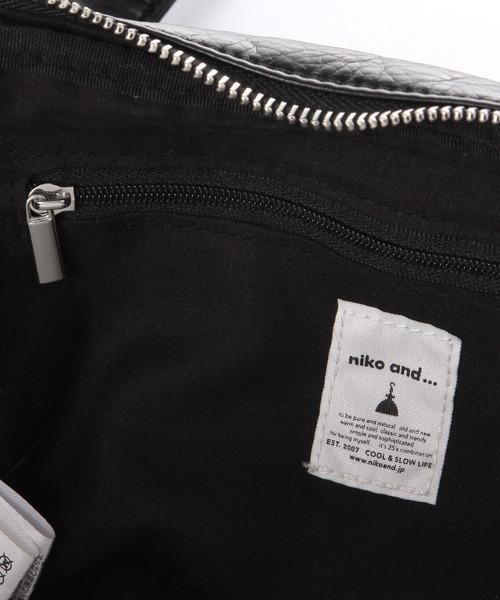 niko and...（ニコアンド）の「《500mlボトル収納可能》ウォッシュフロントポケットショルダーバッグ（ショルダーバッグ・レディース・その他1/ブラック/ダークブラウン・0）」の21枚目の写真