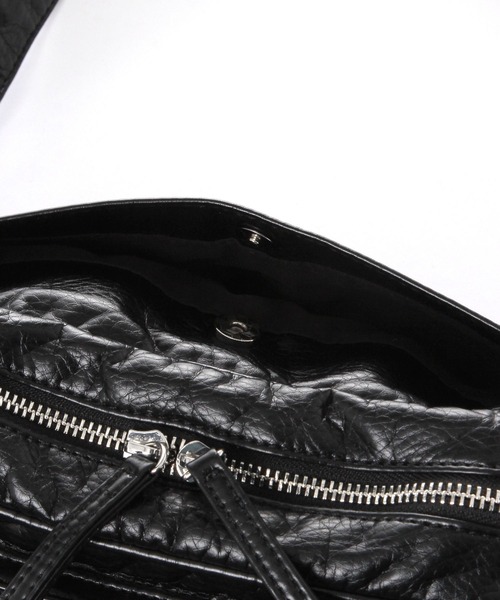 niko and...（ニコアンド）の「《500mlボトル収納可能》ウォッシュフロントポケットショルダーバッグ（ショルダーバッグ・レディース・その他1/ブラック/ダークブラウン・0）」の22枚目の写真