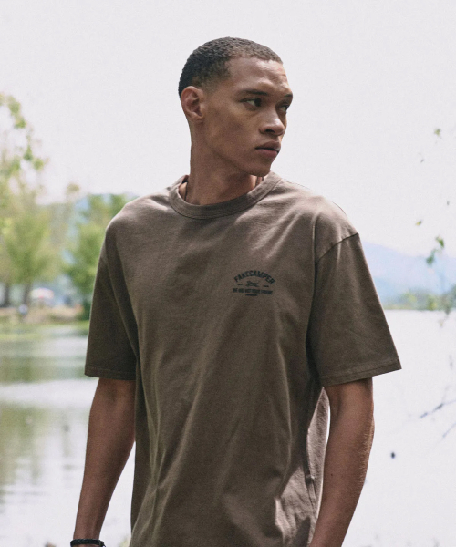 FAKE CAMPER（フェイクキャンパー）の「ピグメントタイガーオリジナルヴィンテージ半袖Tシャツ[ブラウン]（Tシャツ/カットソー・メンズ・ブラウン・SMALL/MEDIUM/LARGE/X-LARGE）」の3枚目の写真