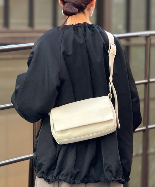 レザーボディバッグ（ショルダーバッグ）｜BEARDSLEY（ビアズリー）の