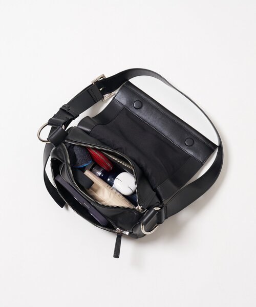 本革》レザーボディバッグ（ショルダーバッグ）｜BEARDSLEY