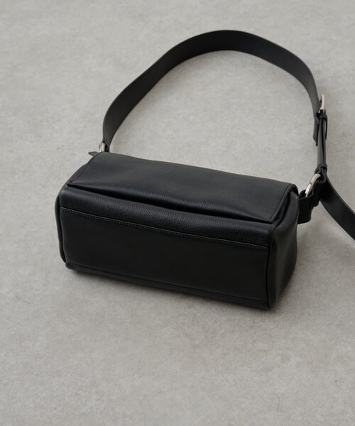 本革》レザーボディバッグ（ショルダーバッグ）｜BEARDSLEY